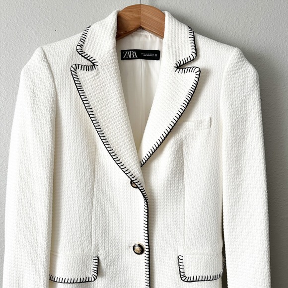 Zara White Textured Tweed Blazer Black Contrast Stitching Gold Buttons Size XS - Picture 2 of 13